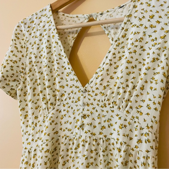 ONLY Jolie V-Neck Flutter Sleeve Midi Dress - Picture 3 of 7